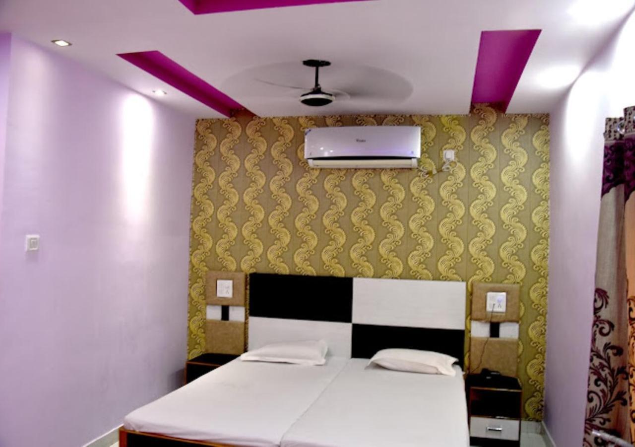 Hotel Roshan Benares Buitenkant foto
