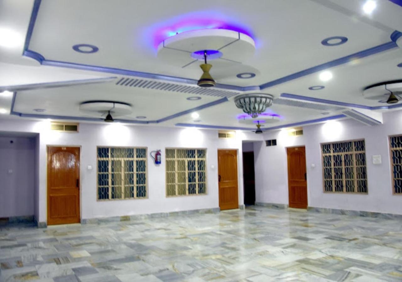 Hotel Roshan Benares Buitenkant foto