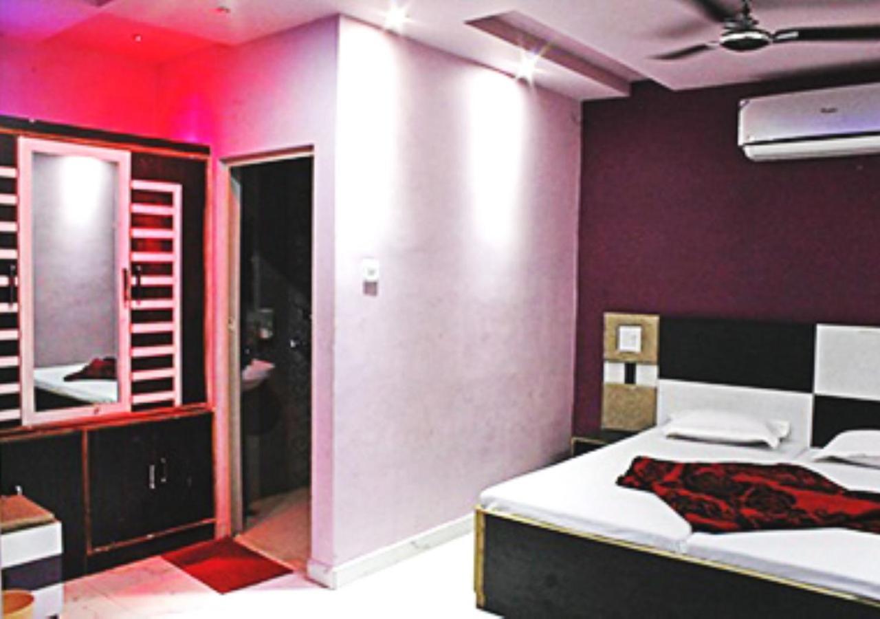 Hotel Roshan Benares Buitenkant foto