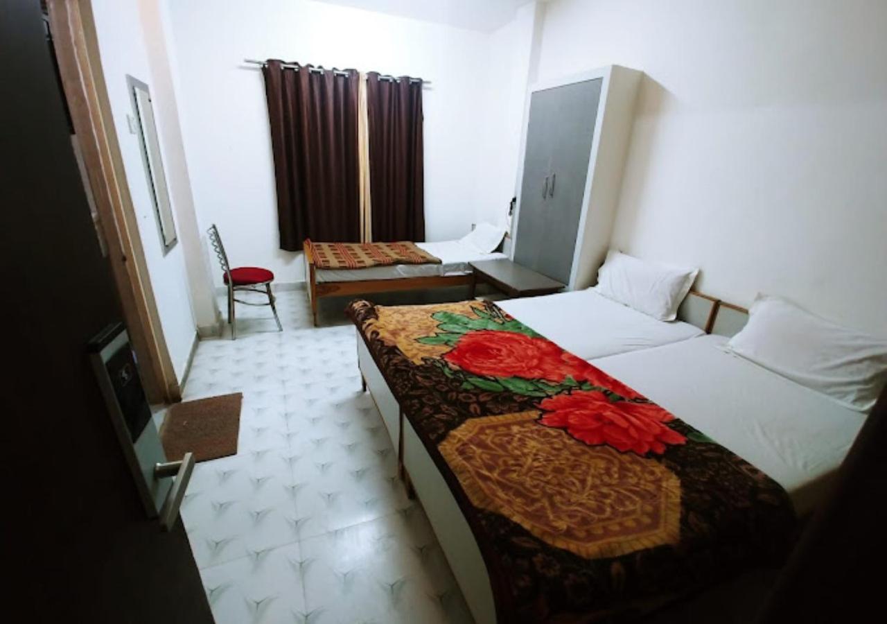 Hotel Roshan Benares Buitenkant foto
