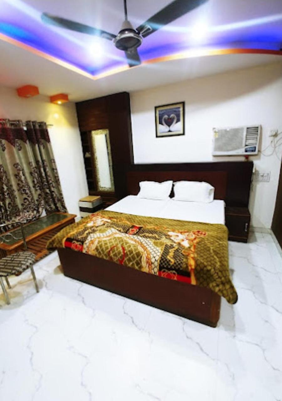 Hotel Roshan Benares Buitenkant foto